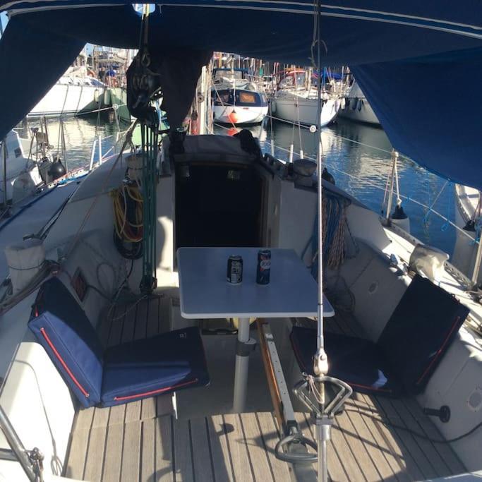 Nuitee A Bord De Danilou Un Voilier De 9.50M Hotel Sète Kültér fotó