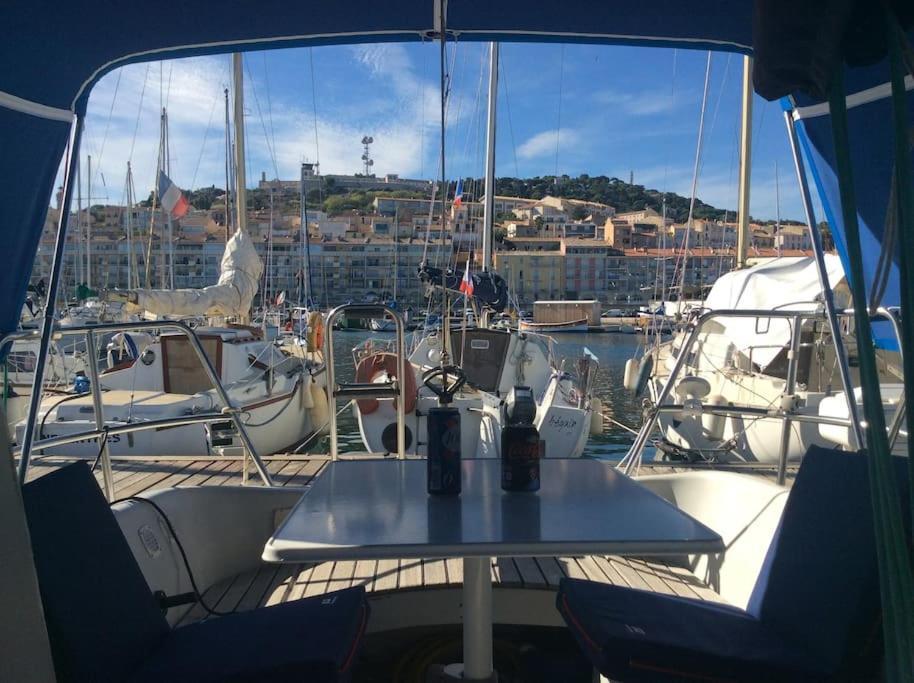 Nuitee A Bord De Danilou Un Voilier De 9.50M Hotel Sète Kültér fotó
